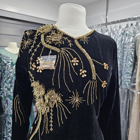 Evening Gowns - Picture 3 of 6